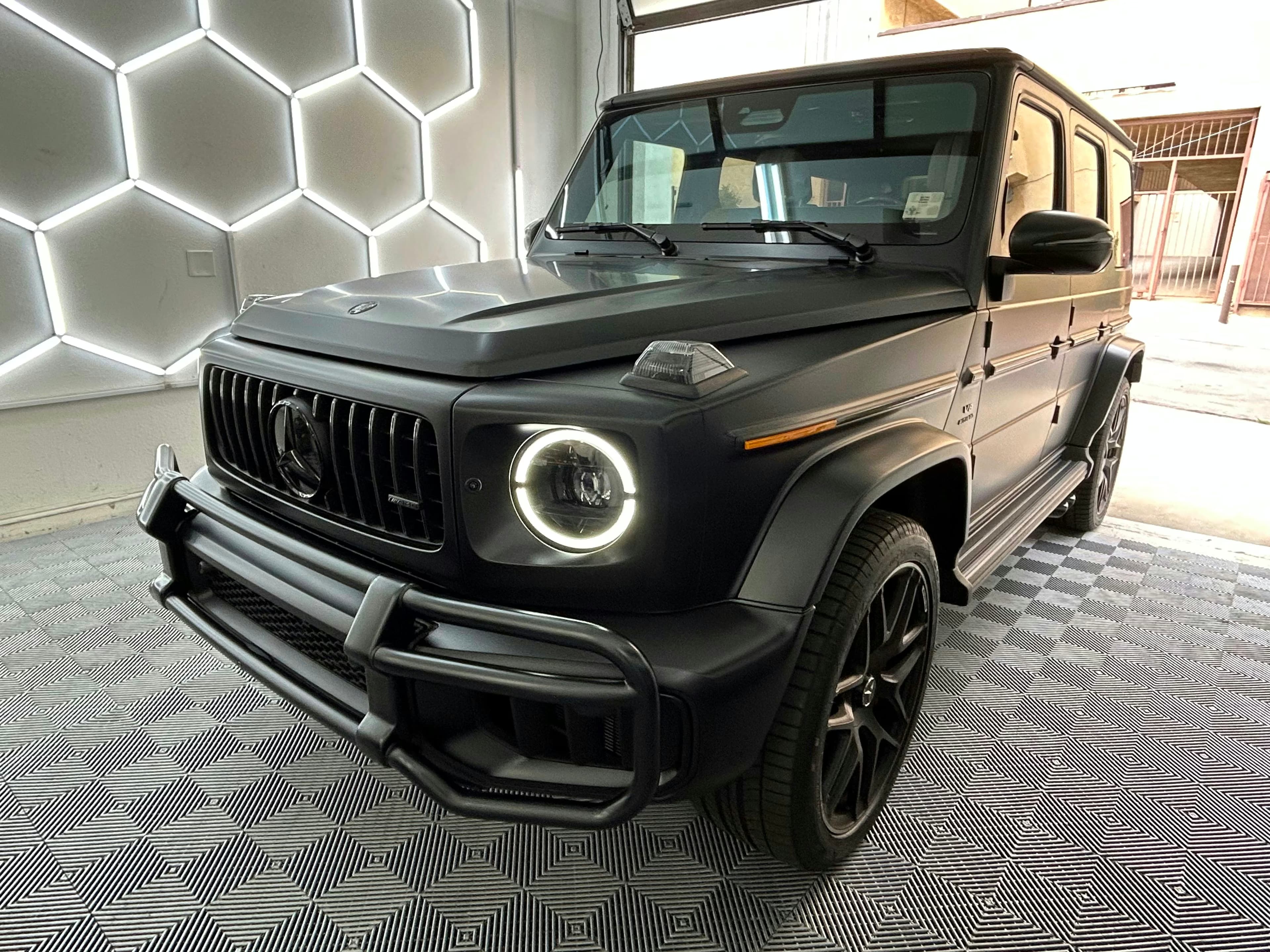 Stervo Garage launch-day archive photo 04